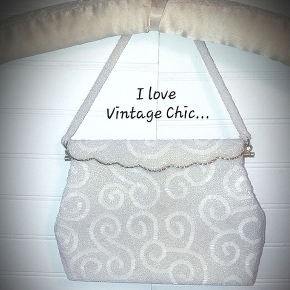 Vintage seed glass pearled style with gold frame clutch